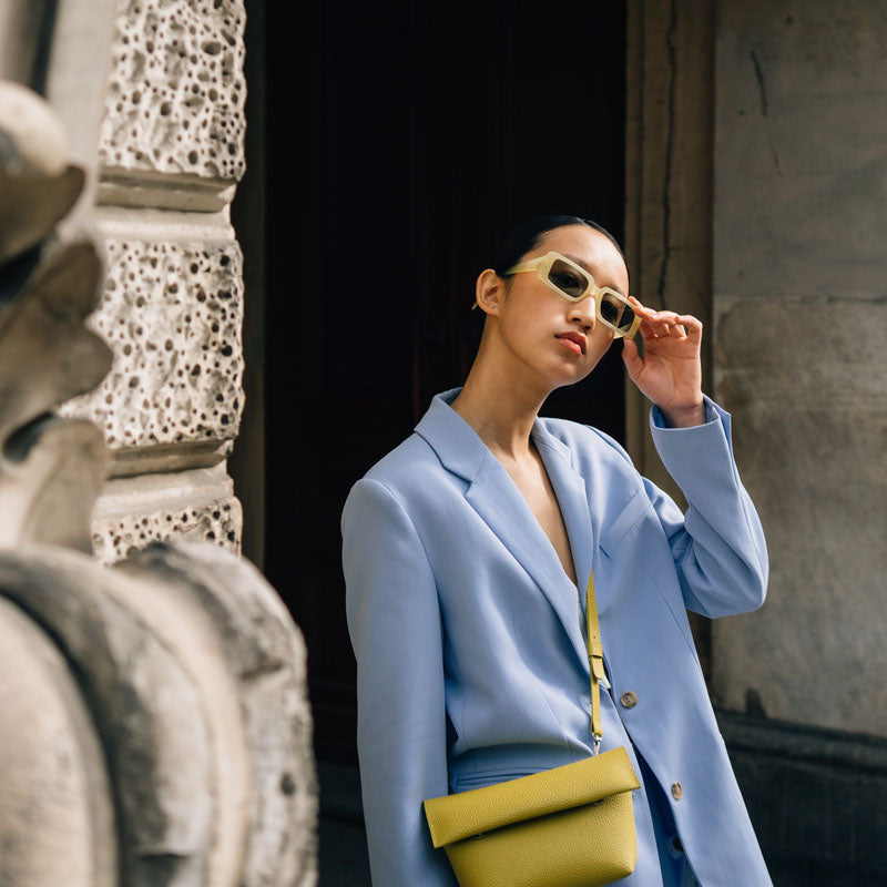 Chic Women's Top Embrace Modern Fashion with Timeless Grace